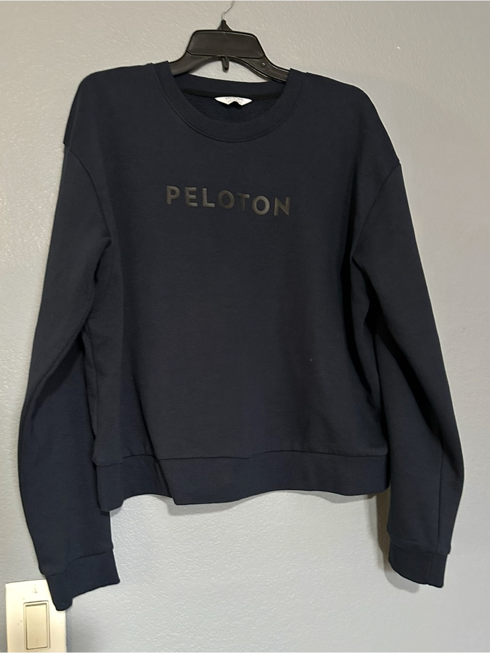 PELOTÓN NAVY SWEATSHIRT